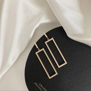 Gold Tone Simple Lightweight Geometric Drop Earrings Minimalist Contemporary